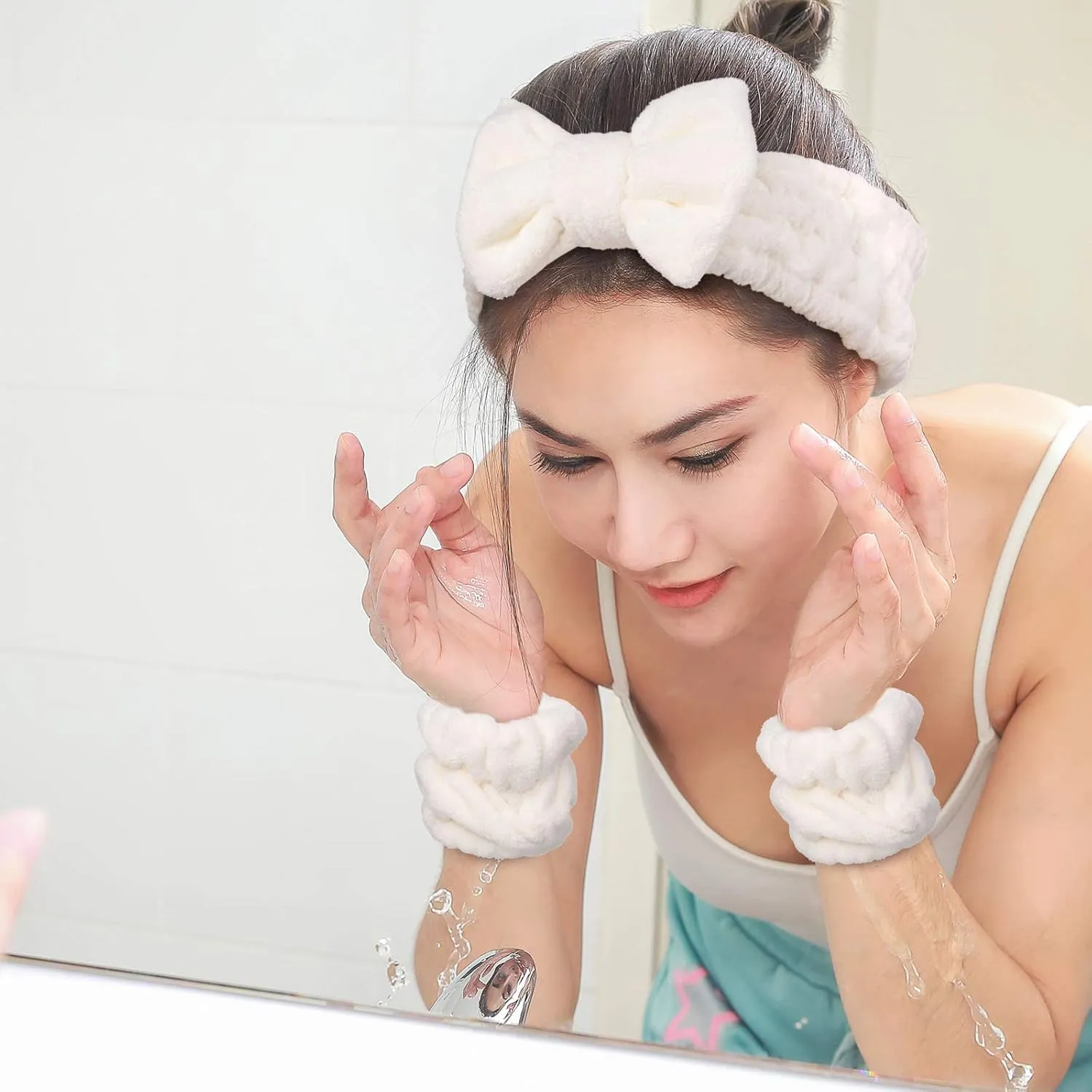 Chuangdi 4 Pcs Microfiber Headband Spa Wristbands and Wrist Bands for Washing Face Cuffs Towel Wristbands Hair Headband Face Wash Cuffs for Women Makeup(White)