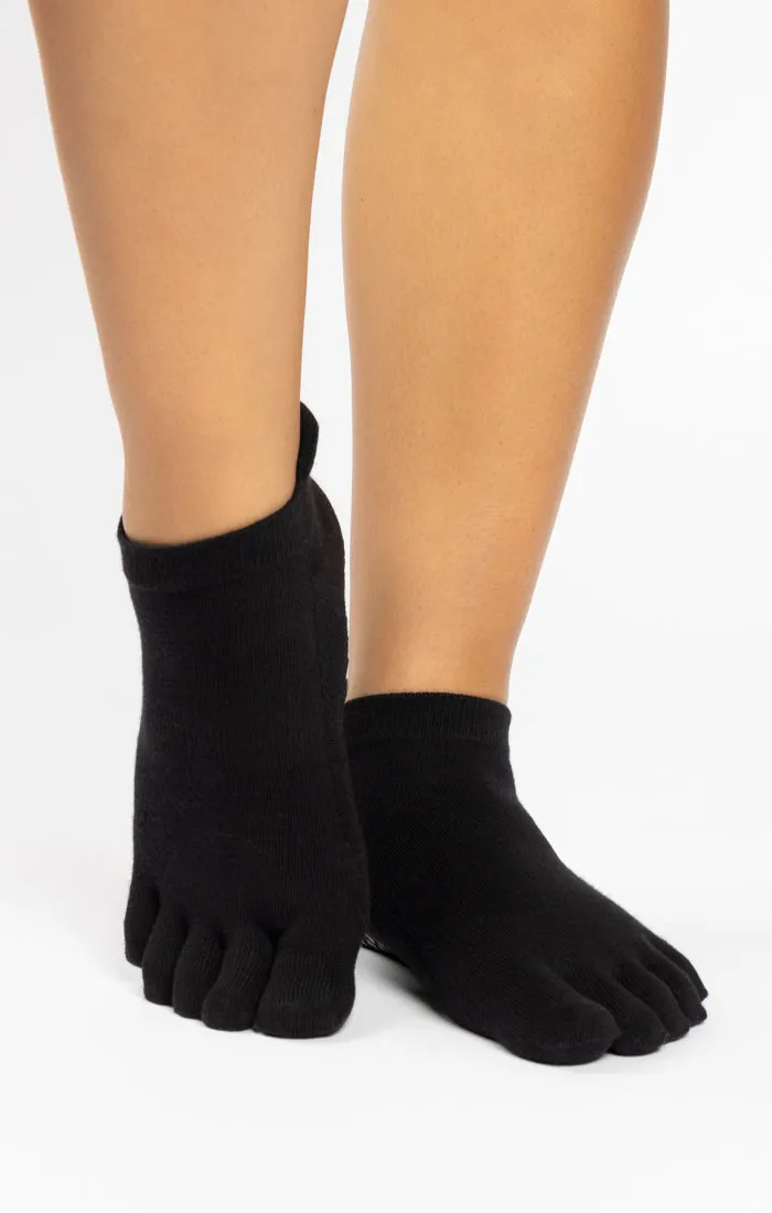 Pointe Studio Five Toe Grip Ankle Socks