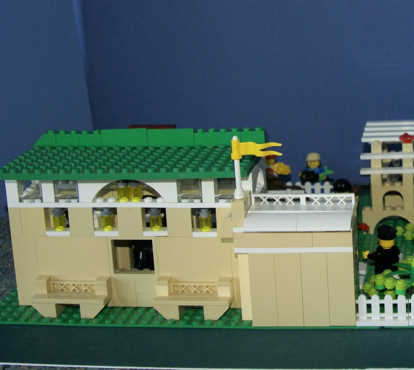 UNIQUE CUSTOM LEGO SET, POOL PARTY AT THE BERMUDA RANCH: 1101 PCS: 27, NOW RARE, RETIRED "TOWN" MINIFIGURES (1978-2010). HORSES, COLT, DOG, OWL, HOUSE, STABLES, GARDENS, FOUNTAIN, VEHICLES, BUGGIES, HARBOUR, MULTIPLE ACCESSORIES ETC (KIT 19)